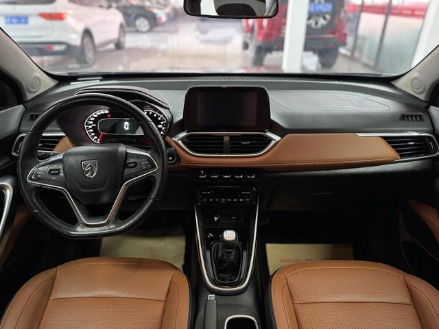 Baojun 510 2017 1.5L Manual Luxury – фото 9
