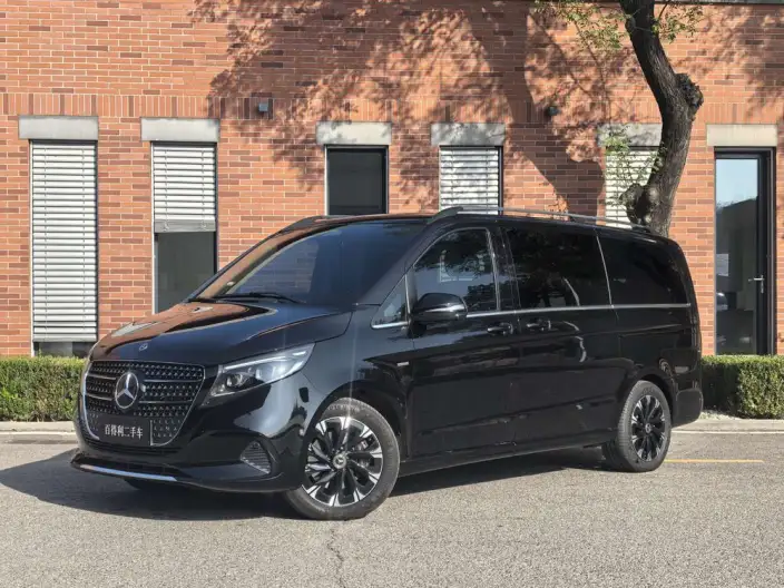 Mercedes-Benz V-Class 2024 Model V 300 Premium Edition – фото 1