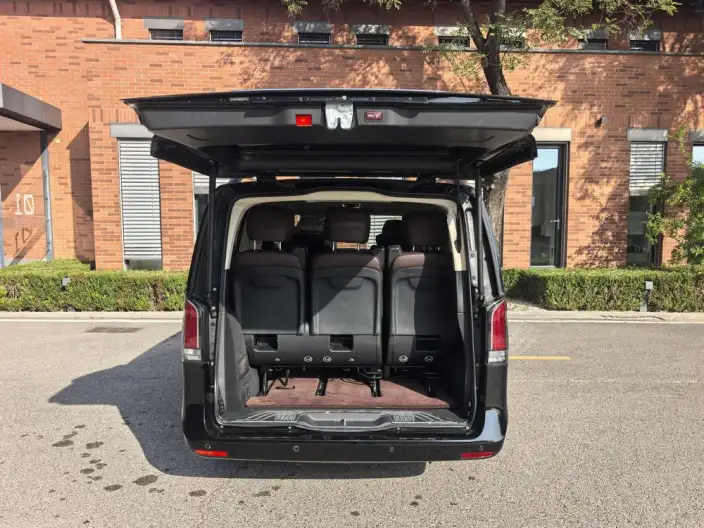 Mercedes-Benz V-Class 2024 Model V 300 Premium Edition – фото 4