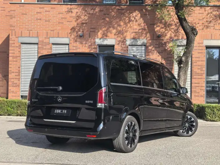 Mercedes-Benz V-Class 2024 Model V 300 Premium Edition – фото 5