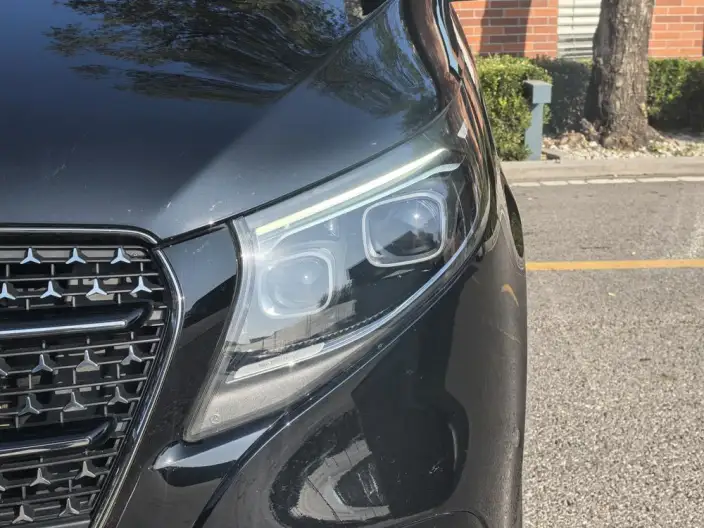 Mercedes-Benz V-Class 2024 Model V 300 Premium Edition – фото 6