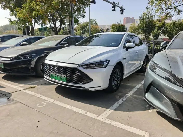 BYD Qin PLUS DM 2021 Model DM-i 120KM Noble Model – фото 1