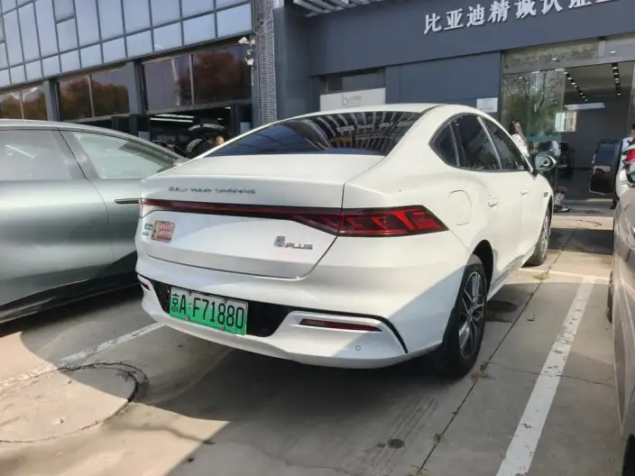 BYD Qin PLUS DM 2021 Model DM-i 120KM Noble Model – фото 5