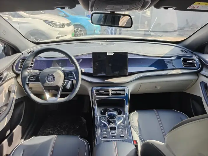 BYD Qin PLUS DM 2021 Model DM-i 120KM Noble Model – фото 8