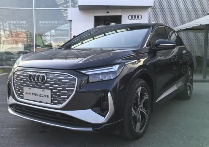 Audi Q4 e-tron 2023 Model 40 e-tron Genesis Night Edition – фото 1