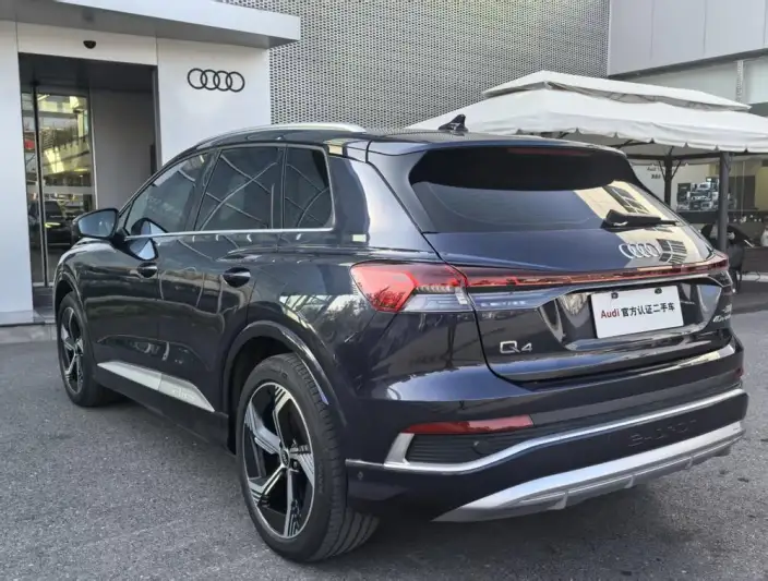 Audi Q4 e-tron 2023 Model 40 e-tron Genesis Night Edition – фото 5