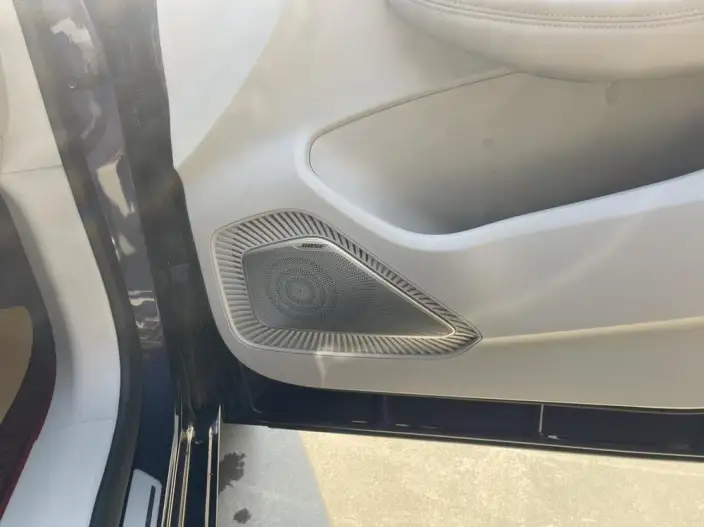Roewe iMAX8 2022 Model 400TGI Supreme Edition – фото 8