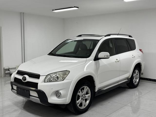 Toyota RAV4 2011 модификация 2.4L автоматическое 4WD Flagship Навигация Edition – фото 1