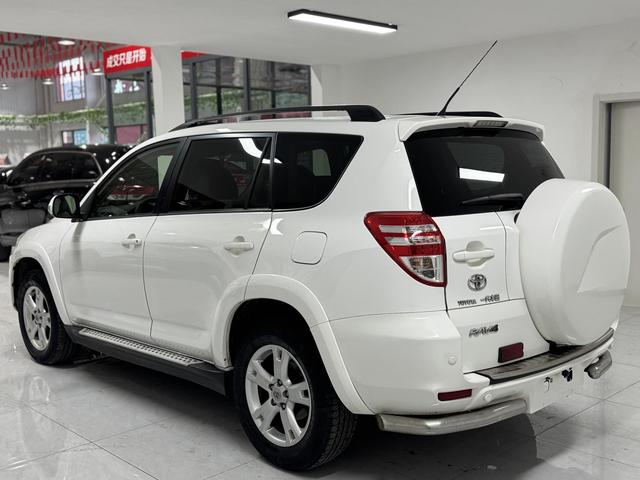 Toyota RAV4 2011 модификация 2.4L автоматическое 4WD Flagship Навигация Edition – фото 6