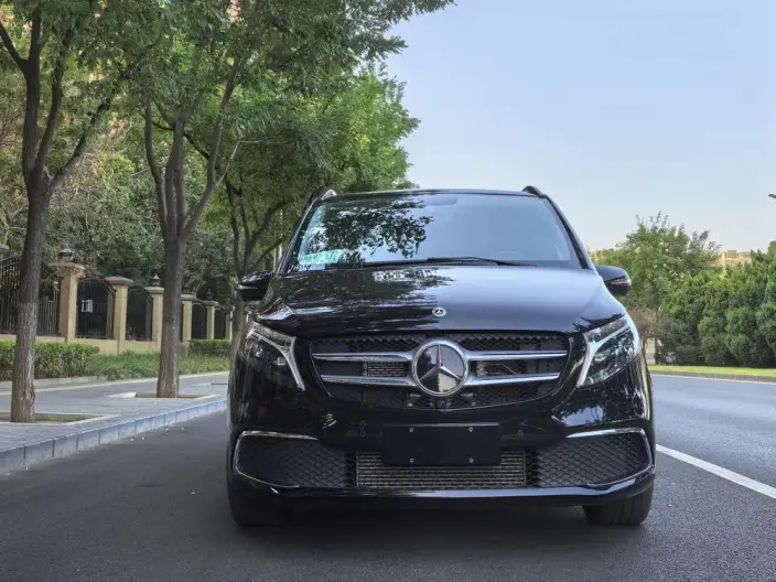 Mercedes-Benz V-Class 2022 Model V 260 L Long wheelbase Premium Edition – фото 2