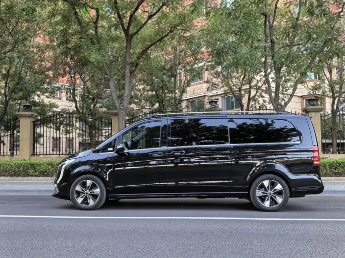 Mercedes-Benz V-Class 2022 Model V 260 L Long wheelbase Premium Edition – фото 4