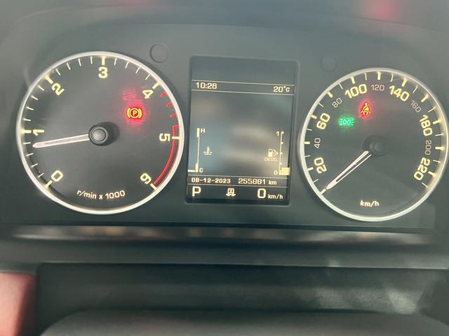 Land Rover Discovery 2013 3.0 SDV6 HSE Diesel – фото 22