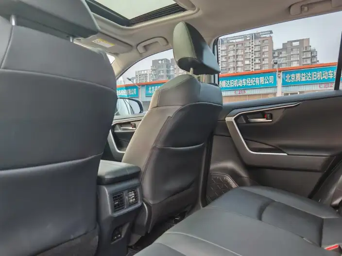 Toyota RAV4 2021 Model 2.0L CVT 4WD Premium Edition – фото 4