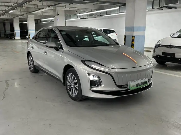 Hongqi E-QM5 2023 Model 560KM PLUS Edition 140kW