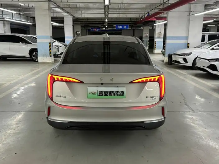 Hongqi E-QM5 2023 Model 560KM PLUS Edition 140kW – фото 5