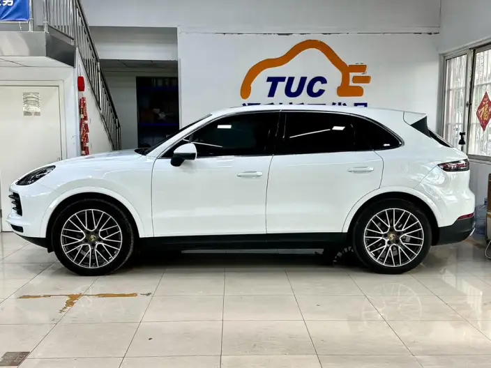 Cayenne 2019 Model Cayenne 3.0T – фото 3