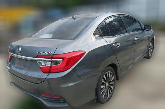 Honda Lingpai 2013 модификация 1.8L Manual Com f ort Edition – фото 4
