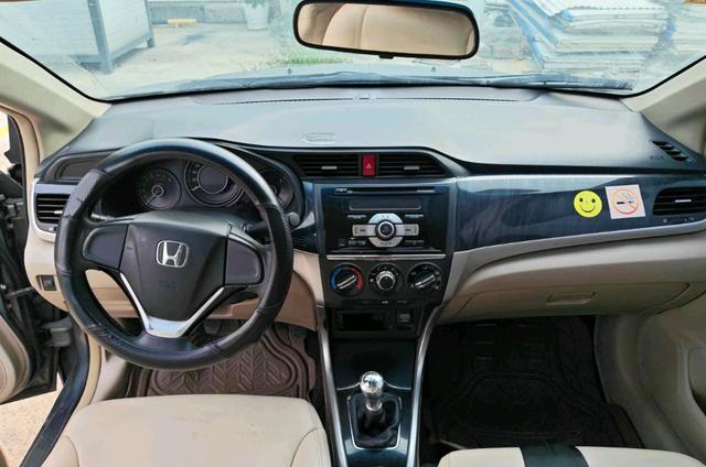 Honda Lingpai 2013 модификация 1.8L Manual Com f ort Edition – фото 7