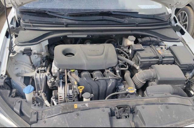 Hyundai Elantra AD 2016 1.6L Automatic Smart Elite – фото 5