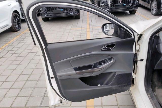 Ford Focus 2017 Happiness Edition 1.5L Automatic Fashion – фото 3