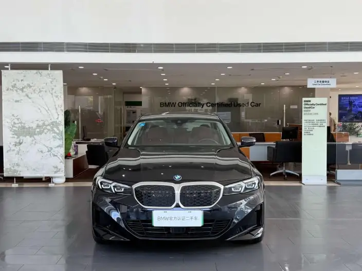 BMW i3 2026 Model Facelift eDrive35L – фото 2