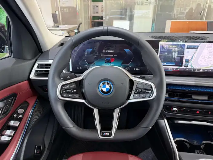 BMW i3 2026 Model Facelift eDrive35L – фото 10