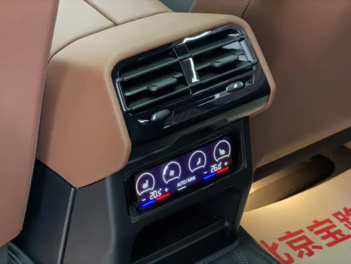 BMW 5 Series 2026 Model 525Li M Sports Set – фото 9