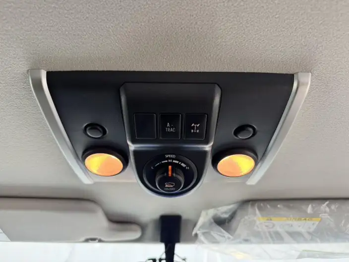FJ Cruiser 2022 Model 4.0L Automatic 4WD 5 seat Parallel Imported – фото 8