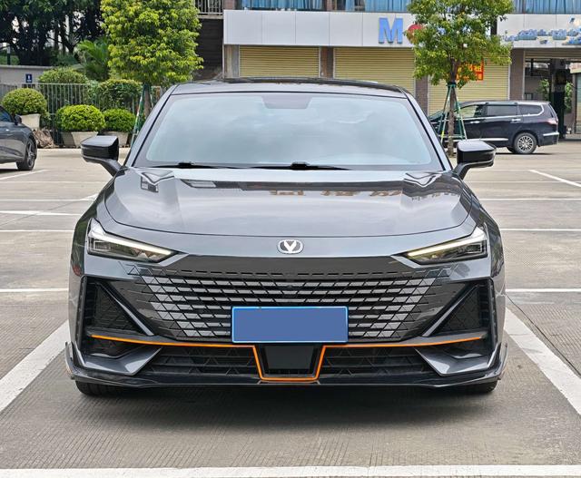 Changan UNI-V 2022 1.5T Sport – фото 2