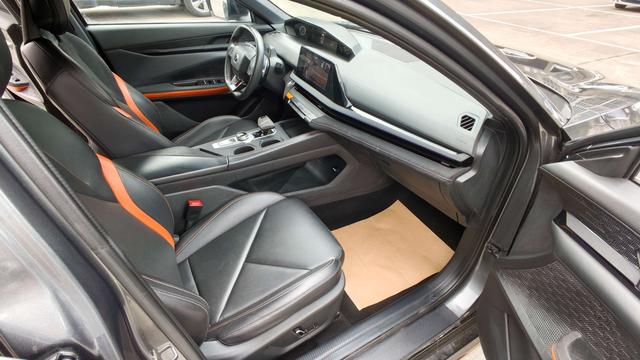Changan UNI-V 2022 1.5T Sport – фото 6