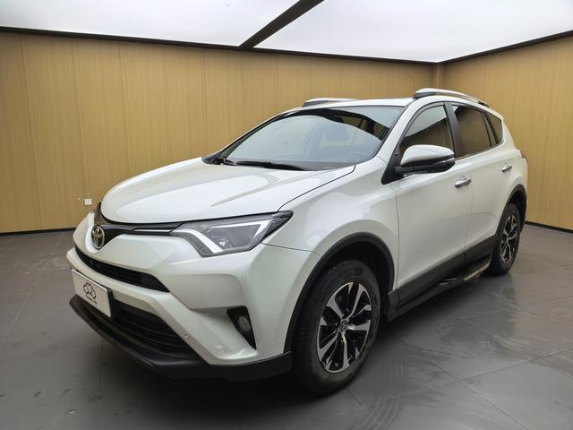 Toyota RAV4 2016 2.0L CVT 2WD Fashion – фото 1