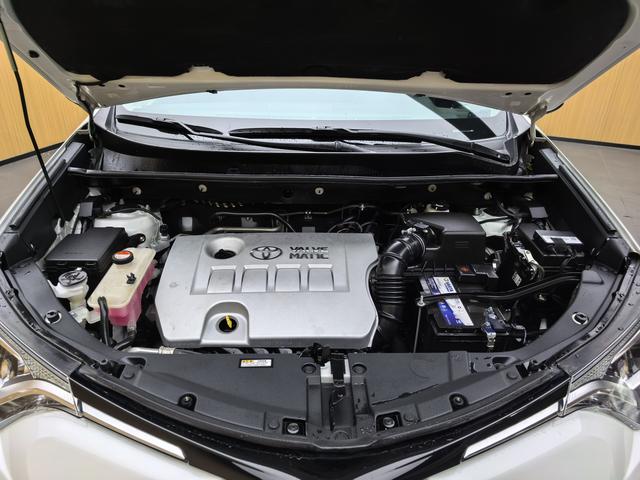 Toyota RAV4 2016 2.0L CVT 2WD Fashion – фото 18