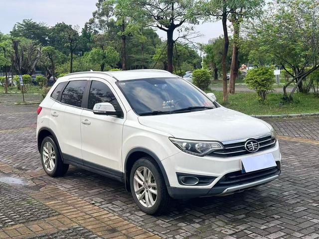 Senya R7 2016 модификация 1.6L Manual Com f ort