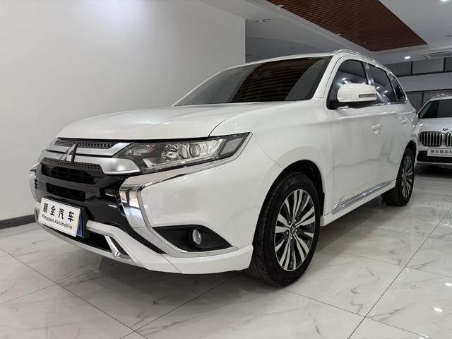 Mitsubishi Outlander 2021 2.0L 2WD Premium 5-Seater – фото 1