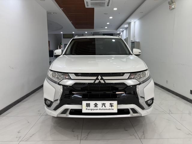 Mitsubishi Outlander 2021 2.0L 2WD Premium 5-Seater – фото 2