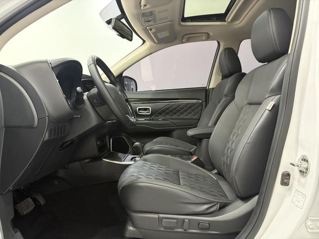 Mitsubishi Outlander 2021 2.0L 2WD Premium 5-Seater – фото 4