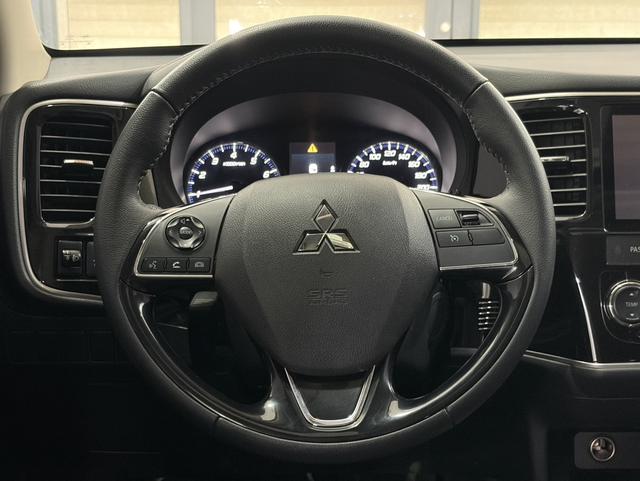 Mitsubishi Outlander 2021 2.0L 2WD Premium 5-Seater – фото 7