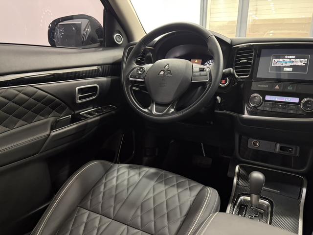 Mitsubishi Outlander 2021 2.0L 2WD Premium 5-Seater – фото 8