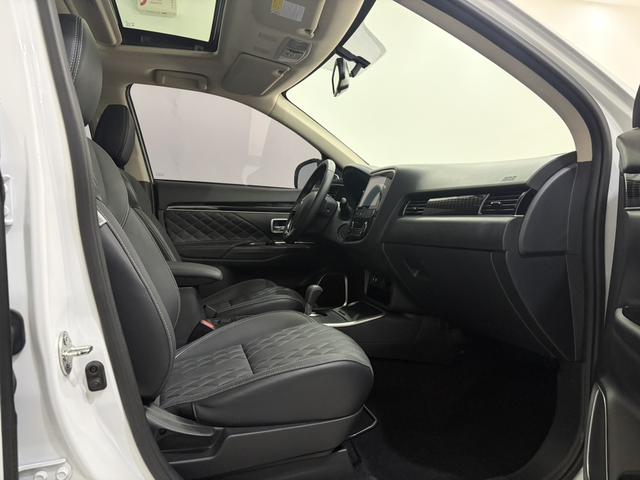 Mitsubishi Outlander 2021 2.0L 2WD Premium 5-Seater – фото 14