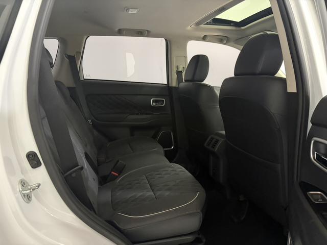 Mitsubishi Outlander 2021 2.0L 2WD Premium 5-Seater – фото 15