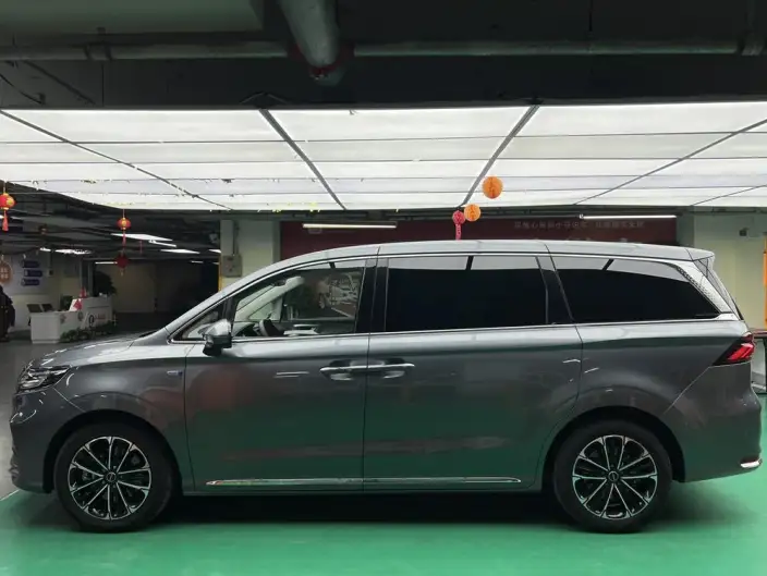 Roewe iMAX8 2023 Model 400TGI Comfort Edition