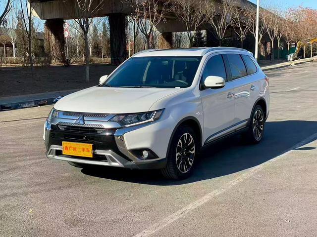 Mitsubishi Outlander Модель 2019 года 2.4L 4WD Enjoy Edition 5 seat Country VI – фото 1