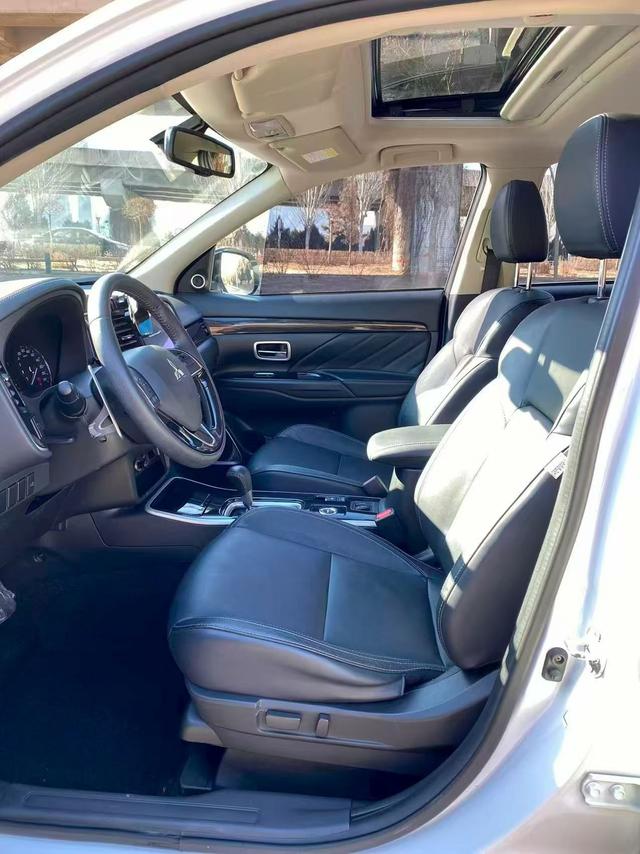 Mitsubishi Outlander Модель 2019 года 2.4L 4WD Enjoy Edition 5 seat Country VI – фото 7