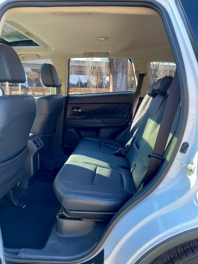 Mitsubishi Outlander Модель 2019 года 2.4L 4WD Enjoy Edition 5 seat Country VI – фото 8