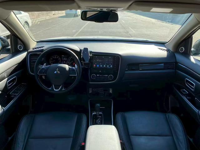 Mitsubishi Outlander Модель 2019 года 2.4L 4WD Enjoy Edition 5 seat Country VI – фото 9