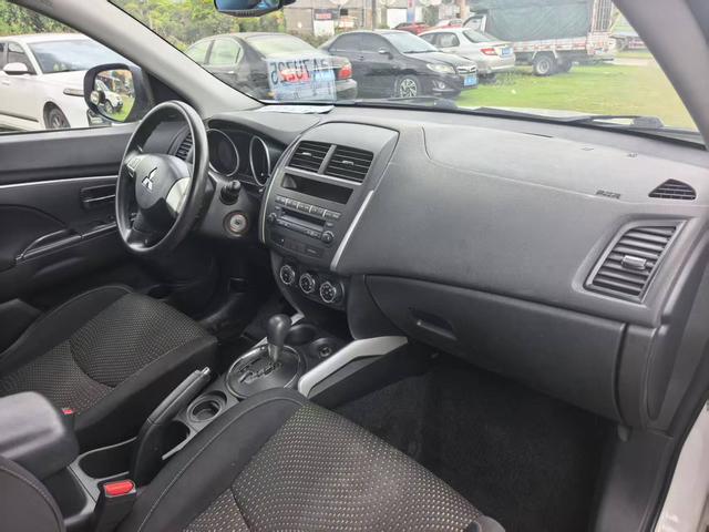 Mitsubishi ASX 2015 модификация 2.0L CVT 2WD Elite Edition – фото 10