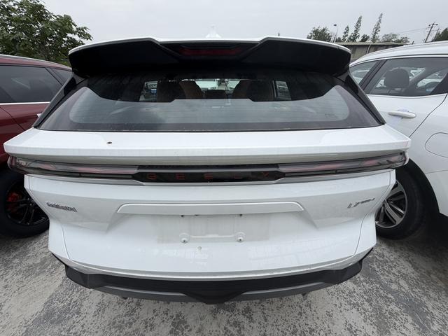 Geely Galaxy L7 2025 модификация 1.5L EM-i 115km Tiggo Edition – фото 5