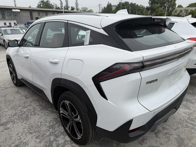 Geely Galaxy L7 2025 модификация 1.5L EM-i 115km Tiggo Edition – фото 6