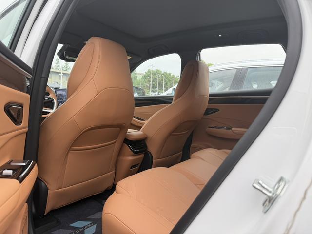Geely Galaxy L7 2025 модификация 1.5L EM-i 115km Tiggo Edition – фото 7