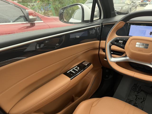 Geely Galaxy L7 2025 модификация 1.5L EM-i 115km Tiggo Edition – фото 12